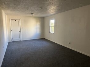 724 Searcy Ave in Griffin, GA - Building Photo - Building Photo