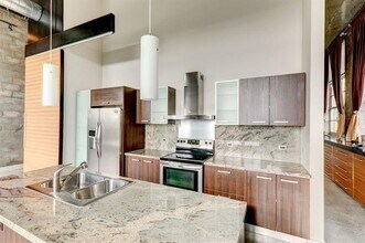 435 N Andrews Ave, Unit 402 in Fort Lauderdale, FL - Foto de edificio - Building Photo