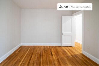 Private bedroom in 4 bed/1 bath Home in Boston, MA - Building Photo - Building Photo
