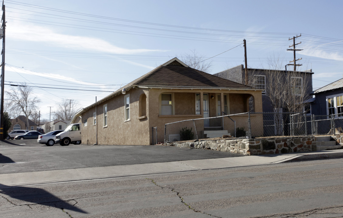 104 E Williams St in Barstow, CA - Building Photo