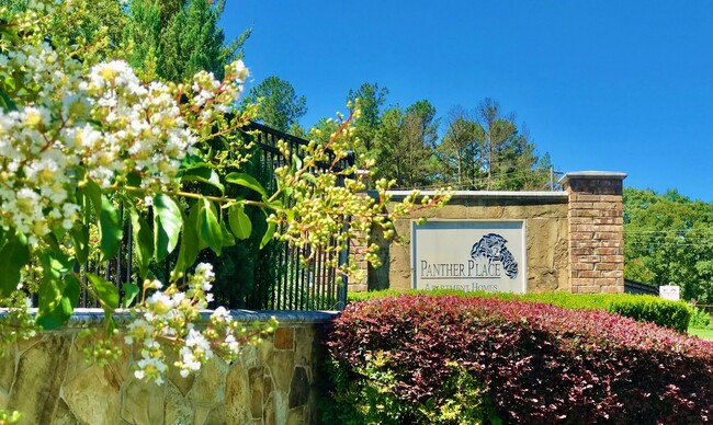 Panther Place Apartments in Longview, TX - Foto de edificio - Building Photo