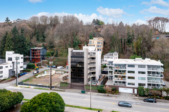 1111 Harbor Ave SW in Seattle, WA - Building Photo - Building Photo