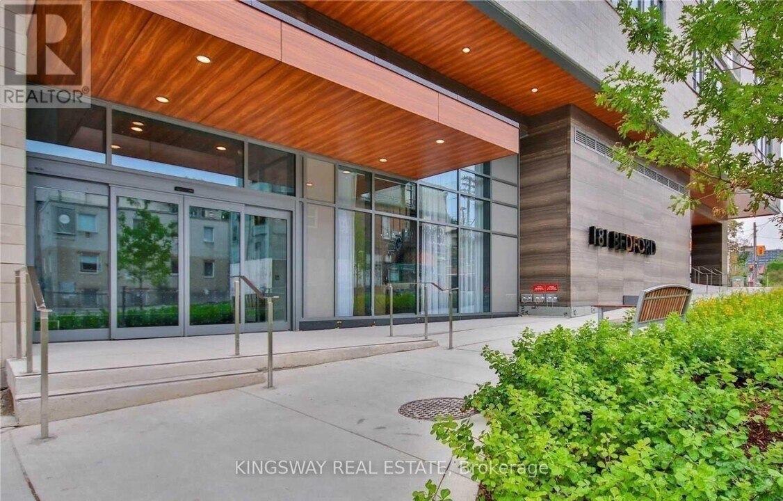 181 Bedford Rd in Toronto, ON - Building Photo