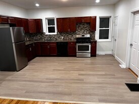 107 Ash St, Unit 1 in Scranton, PA - Building Photo