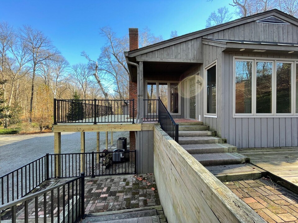 3400 Woodside Rd in Louisville, KY - Building Photo