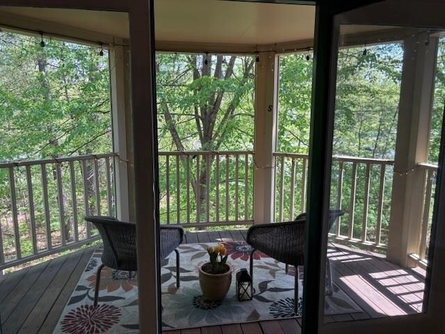 9 Bartemus Trail in Nashua, NH - Building Photo