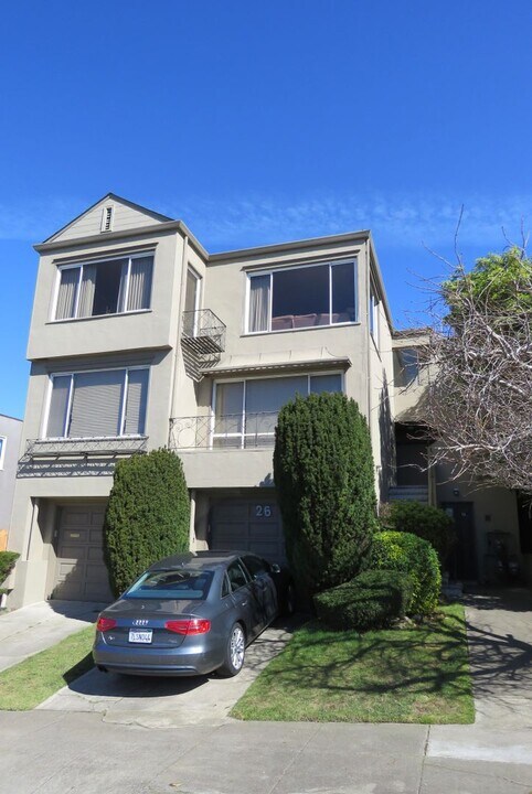 24-26-26 Collins St in San Francisco, CA - Building Photo