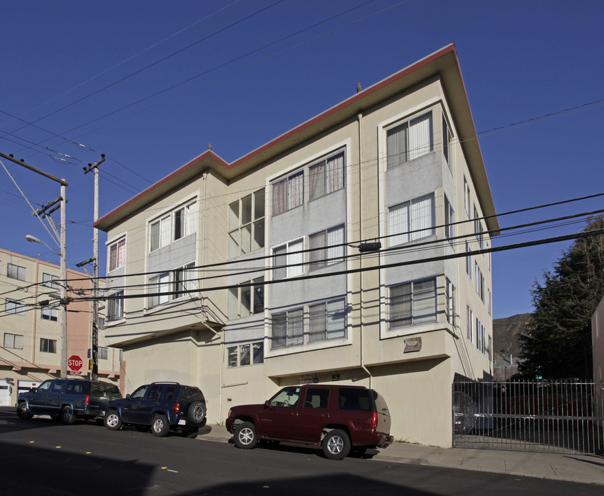 Castle Apartments in Daly City, CA - Building Photo