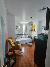 5759 Larchwood Ave in Philadelphia, PA - Foto de edificio - Building Photo