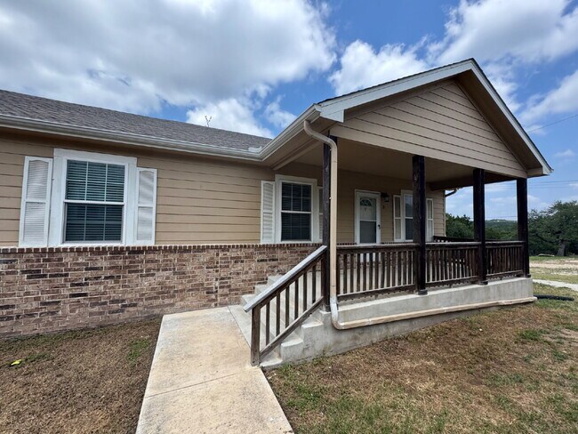 7691 Farm to Market 32 in Fischer, TX - Building Photo - Building Photo