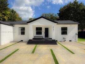 8281 NE 2nd Ct in Miami, FL - Building Photo