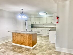 516 36th Ave N, Unit B in Myrtle Beach, SC - Foto de edificio - Building Photo