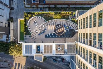 Cirque Residences in Dallas, TX - Foto de edificio - Building Photo