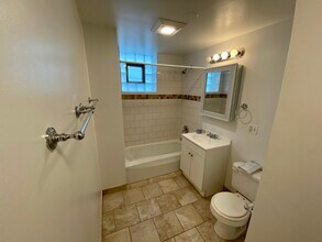 1210 W Nelson St, Unit 2 in Chicago, IL - Building Photo - Building Photo