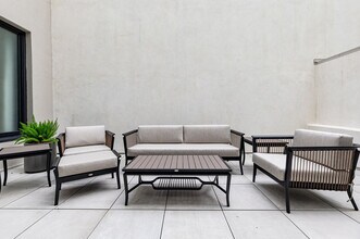 1011 Canal St in New Orleans, LA - Building Photo - Building Photo