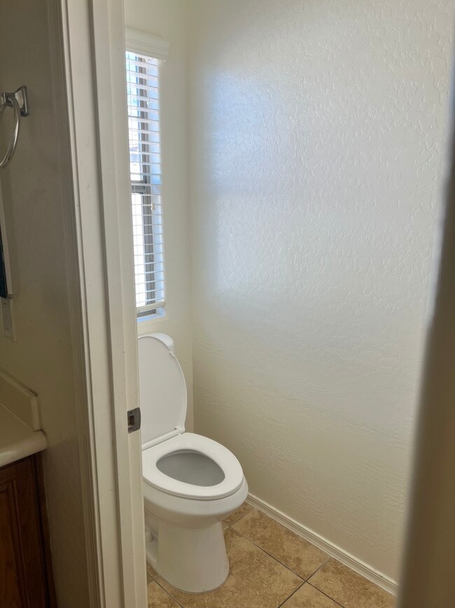 14072 W Country Gables Dr in Surprise, AZ - Building Photo - Building Photo