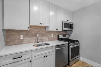 5 Apricot Ln in Ridgefield, CT - Building Photo - Building Photo