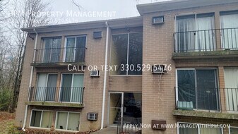 725 E Waterloo Rd in Akron, OH - Building Photo