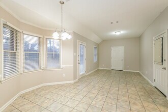 2582 Hearth Stone Dr in Memphis, TN - Foto de edificio - Building Photo