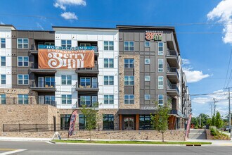 Broadstone Berry Hill in Nashville, TN - Foto de edificio - Building Photo