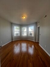 81 2nd St, Unit 2FL in Newark, NJ - Building Photo - Building Photo