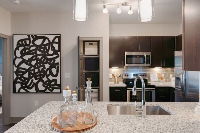 Cortland Inkwell Greenhouse photo'