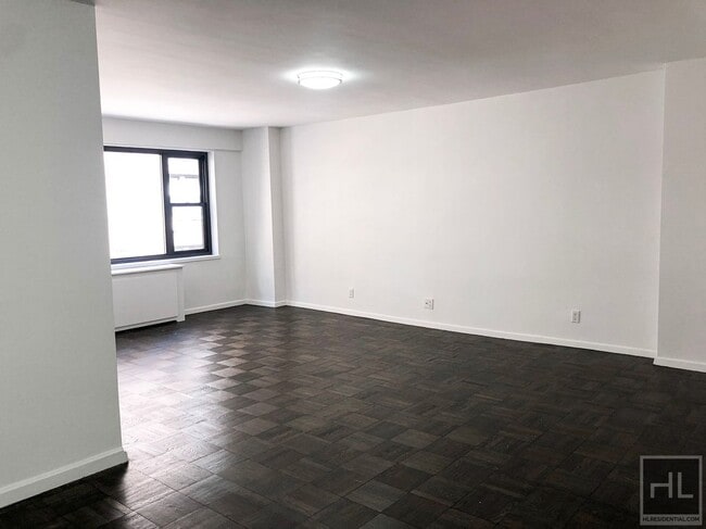 EAST 56 STREET in New York, NY - Building Photo - Building Photo