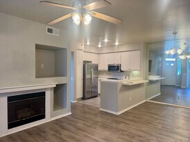 10766 Sabre Hill Dr in San Diego, CA - Building Photo