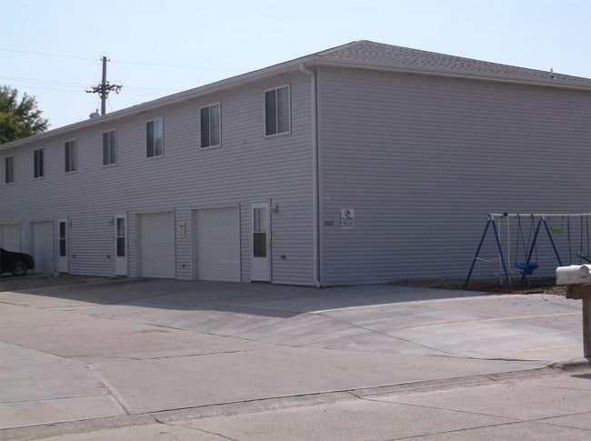 property at 2923 W Louise St