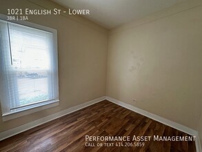 1021 English St-Unit -Lower in Racine, WI - Building Photo - Building Photo