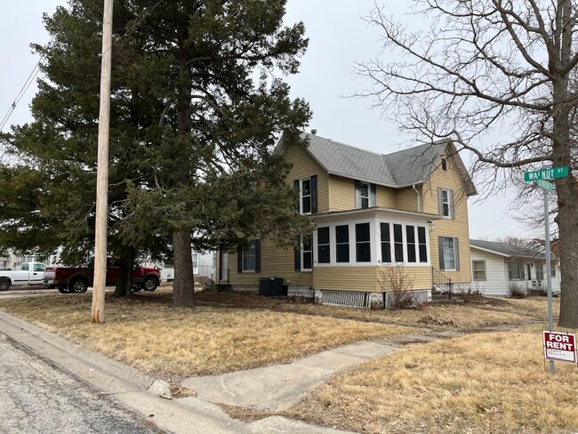 301 E 5th St | Rentals in Wilton, IA