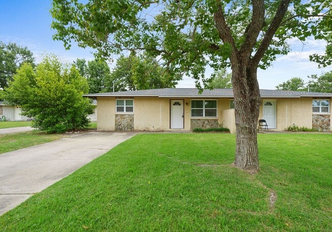 1023 Bradford Cir in Lynn Haven, FL - Building Photo - Building Photo
