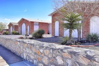 The Arches Apartments in El Paso, TX - Building Photo - Building Photo