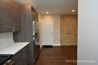 1434 W Farragut Ave-Unit -Unit 4D in Chicago, IL - Building Photo - Building Photo