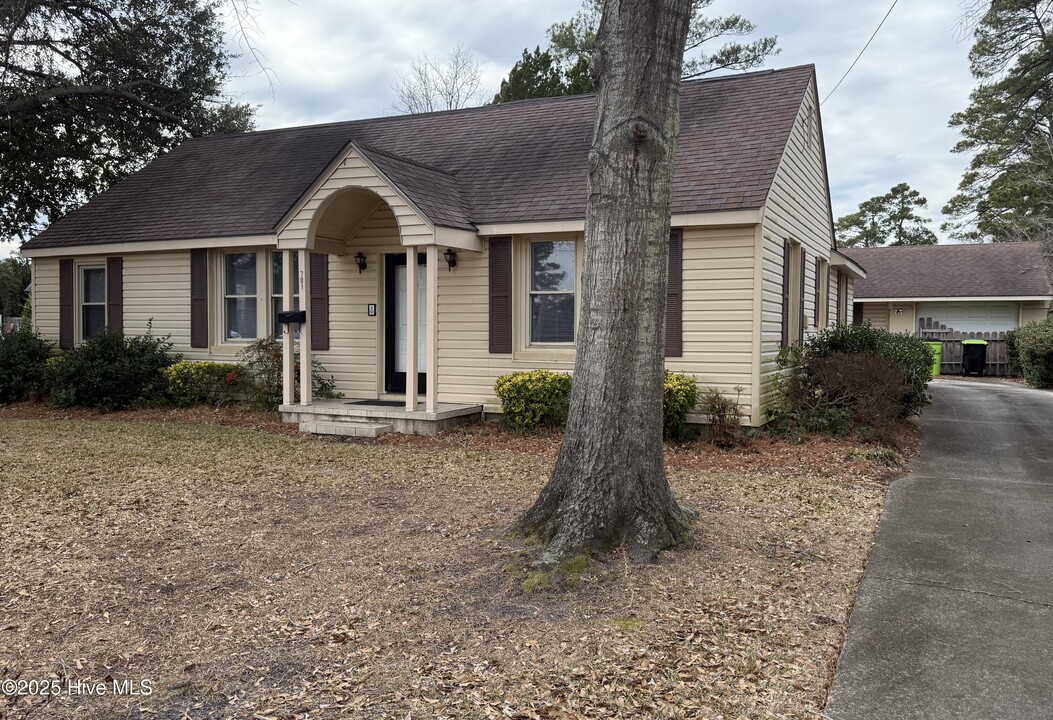 701 Simmons St in New Bern, NC - Building Photo