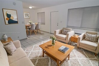 59 NW 37th St in Oakland Park, FL - Building Photo - Building Photo