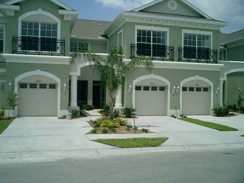 14215 Waterville Cir in Tampa, FL - Building Photo