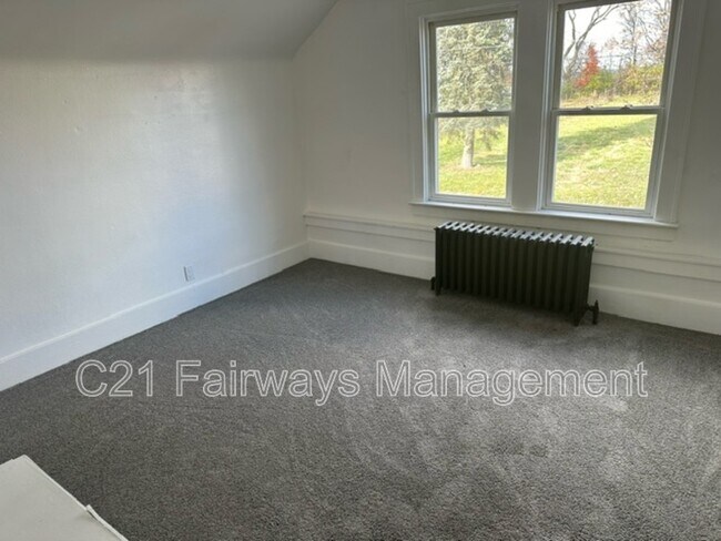 726 Large Ave in Clairton, PA - Building Photo - Building Photo