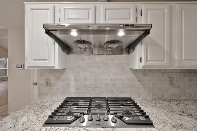 property at 2011 Creek Valley Ln