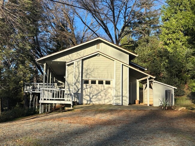 3181 Hanson Hollow Rd in Georgetown, CA - Foto de edificio - Building Photo