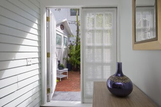 327 Margaret St in Key West, FL - Building Photo - Building Photo