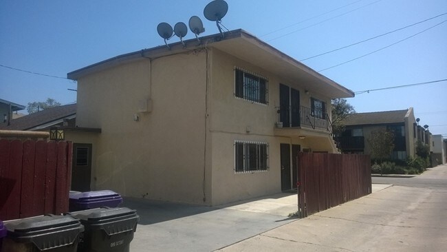 1703 E Erie St in Long Beach, CA - Building Photo - Building Photo