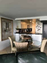 4335 Marina City Dr, Unit 215 in Marina Del Rey, CA - Building Photo - Building Photo