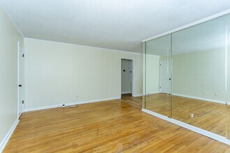 2053 Montreat Cir in Vestavia Hills, AL - Building Photo - Building Photo