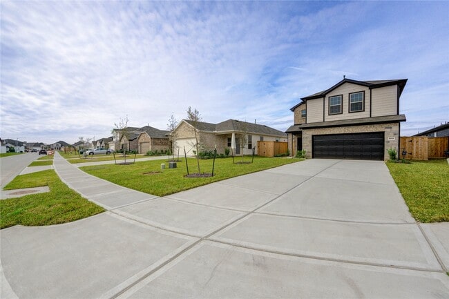 16132 Holly Laurel Mnr