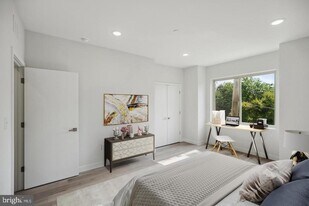 2212 N Marshall St in Philadelphia, PA - Building Photo