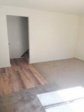 472 Hoodridge Dr in Castle Shannon, PA - Building Photo - Building Photo