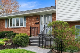 4500 Acreview Ln in Dayton, OH - Building Photo - Building Photo