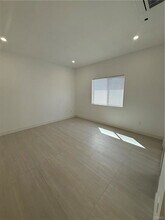 22352 1/2 Schoenborn St in Los Angeles, CA - Building Photo - Building Photo