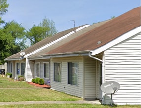 4102 Greenwood Dr in Portsmouth, VA - Foto de edificio - Building Photo